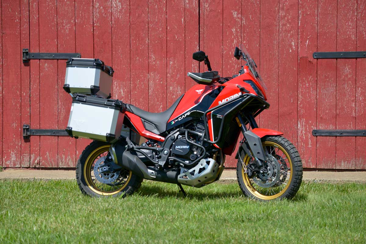 MotoMorini XCape650 Review barn