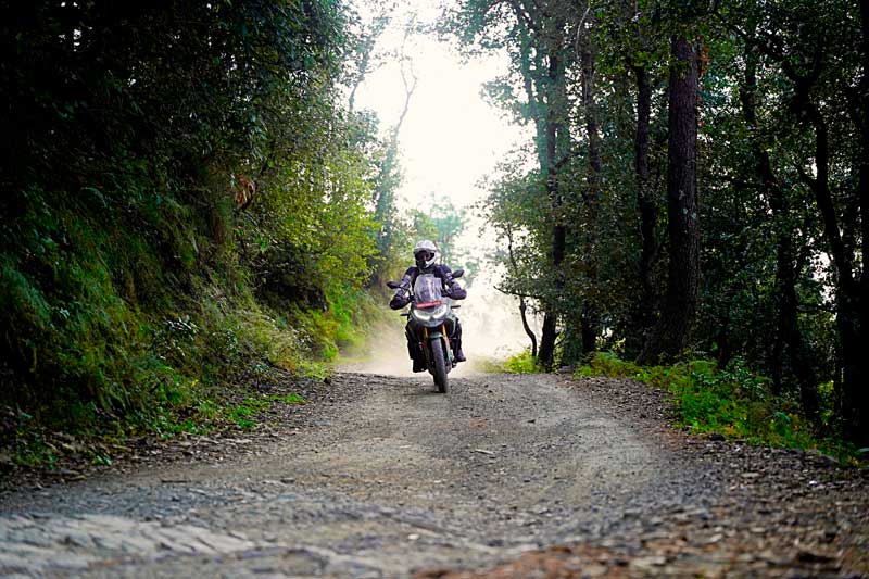 TVS Apache RTX 300 Review action