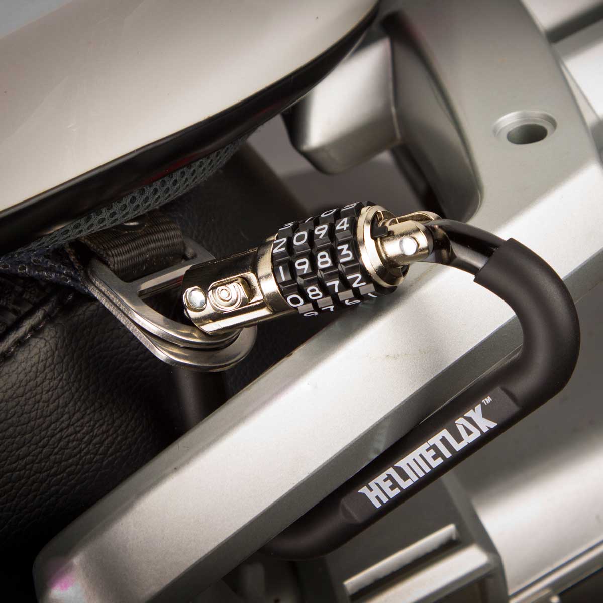 Guida ai regali per le festività ADVMoto 2024 Lucchetto per casco RCD