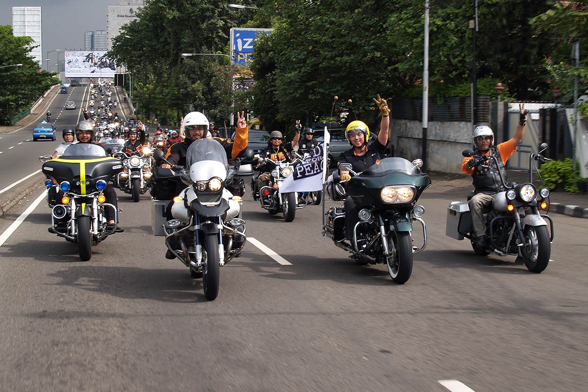 Ride for Peace Un viaggio impossibile spronato da 9 11 Body Image 6