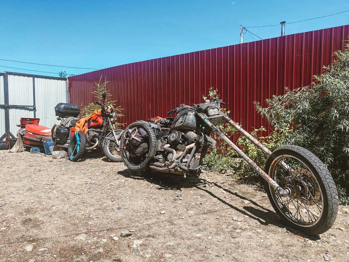 La Strada delle Ossa 2 motociclette