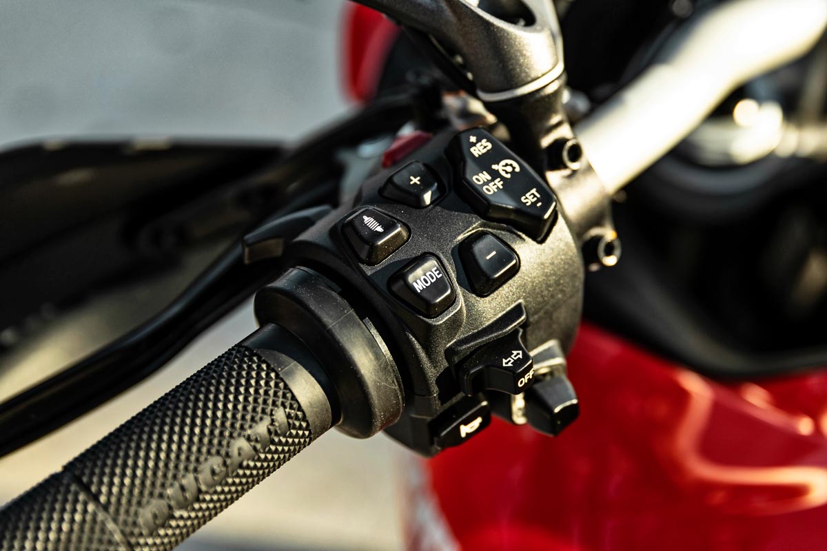 2021 Ducati Multistrada V4 Hand Control