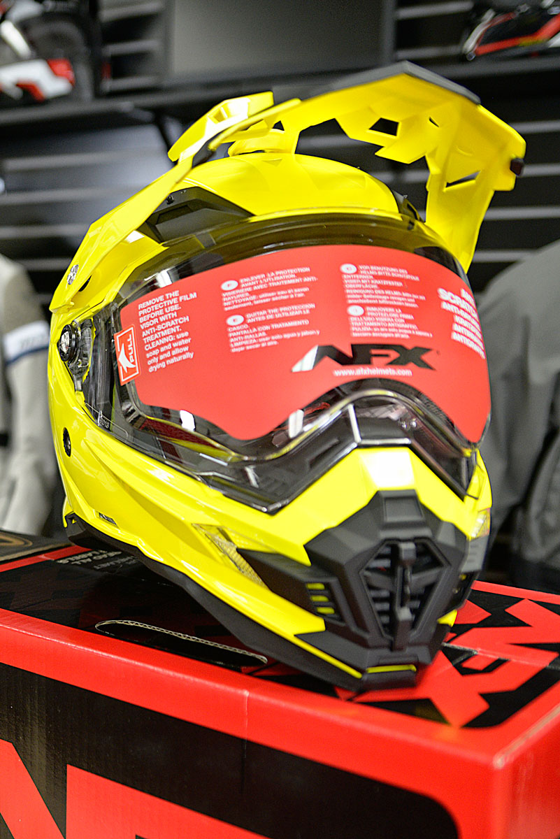 Wulf prima x hot sale dual sport helmet