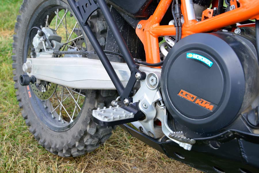 Ktm 690 shop enduro passenger pegs