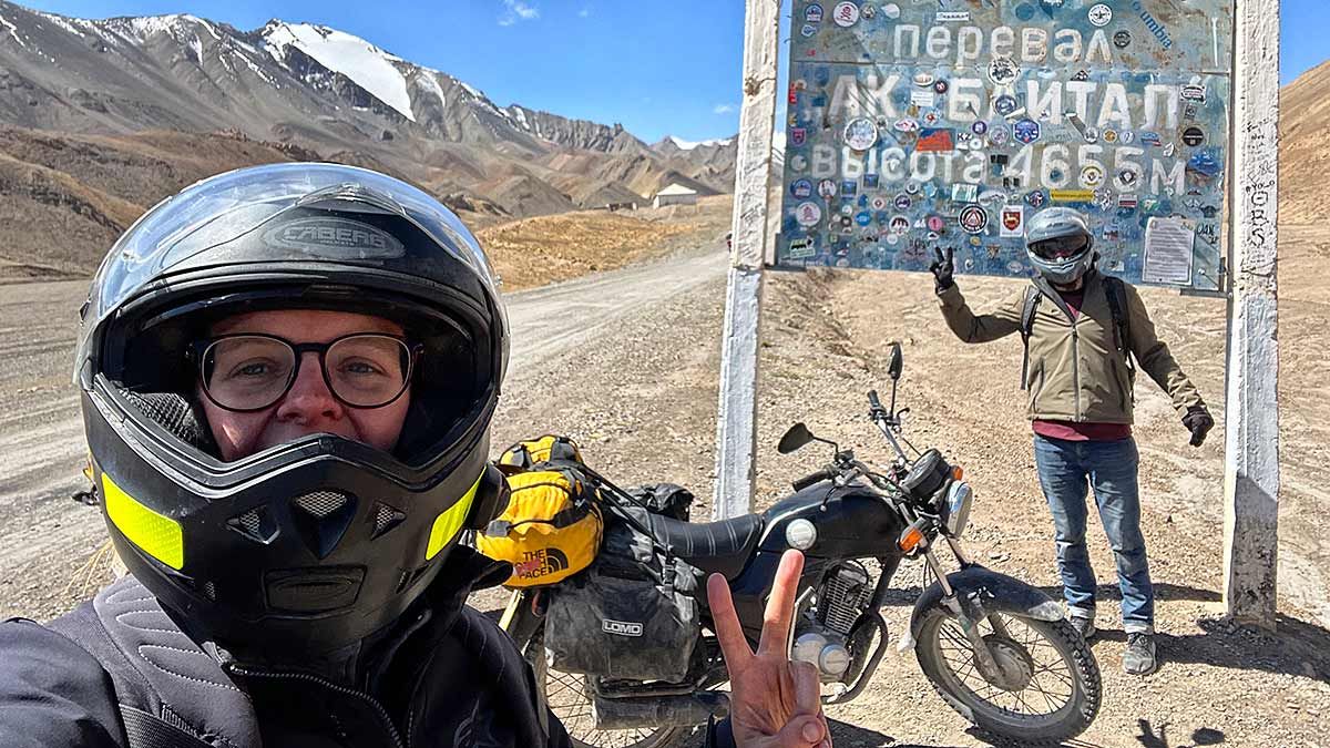 Pamir Highway Adventure: Tiny Bikes, Big Dreams at 15.000 Feet